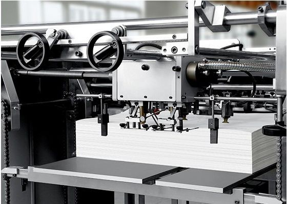 180-350gsm ورق مربع أسفل كيس التسوق الورقية تشكيل آلة مع فتحات مقبض