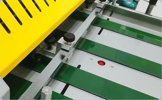 EcooGraphix عرض 720mm آلة تصفيح تنسيق صغير مع قواطع للاستخدام المكتبي