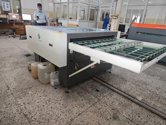 معالجات لوحات CTP ذات الشكل الكبير تطوير آلة للطباعة المضادة