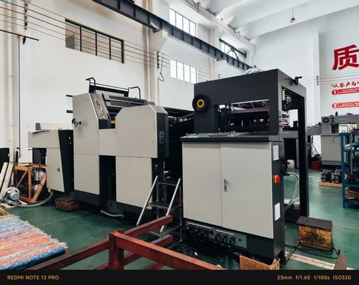 HSS9202 فوليو بيرفيكتور آلة طباعة الكتاب مزدوجة الجانب مع 10000S / H السرعة و 650 * 920mm الحجم الأقصى للورقة