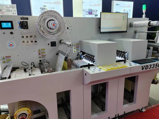 قطاع ليزر الرقمي للوحة مع سرعة القطع ماكس 27m / min وعرض الملصق ماكس 330mm