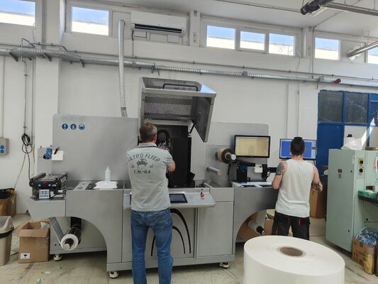 آلة التشطيب الرقمية للوحة الرقمية مع 60 كيسًا / دقيقة السرعة وعرض الكيس 120-450 مم للطابع الرقمي للورق