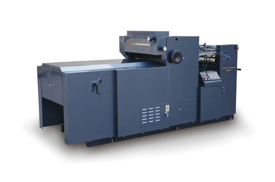 350gsm المجلس 620mm عرض الأشعة فوق البنفسجية آلة تلميع 5000pcs / H